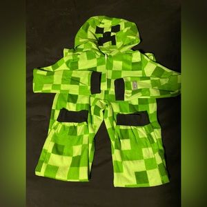 Minecraft Creeper pajamas size 14/16